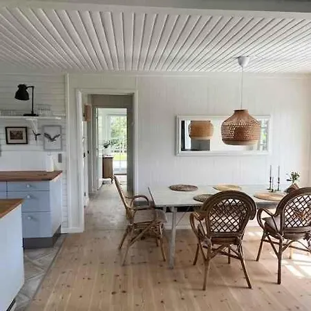 Bright And Cozy Summer On A Secluded Plot كيرتيمايند