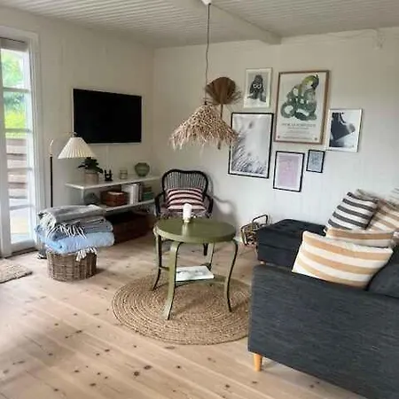 Bright And Cozy Summer On A Secluded Plot *
